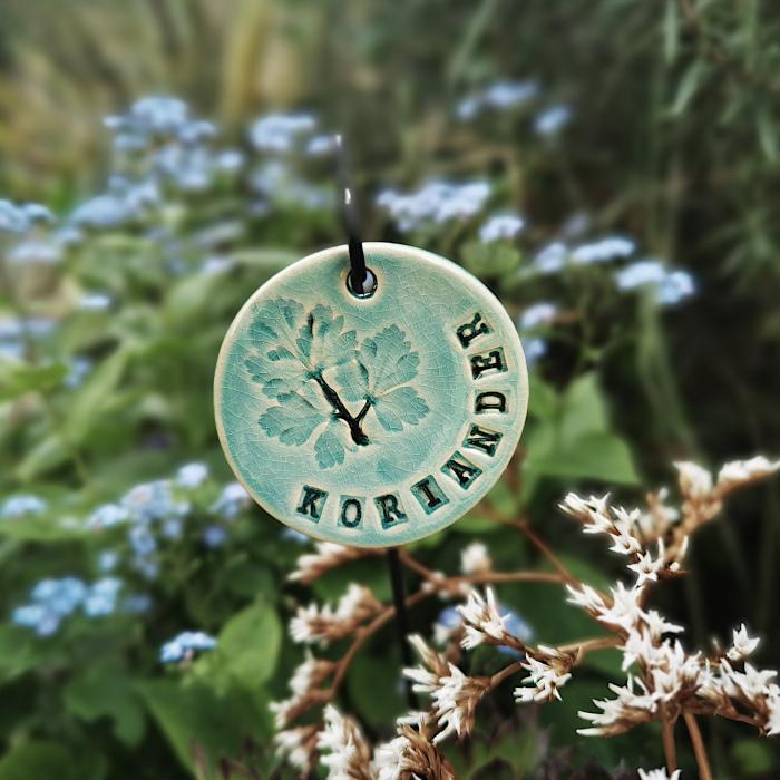 Gardino koriander Kézműves kerámia növényjelölő