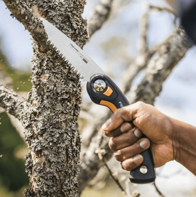 Fiskars Kerti kiegészítők Fiskars Plus Behajtható Fűrész SW68 15cm